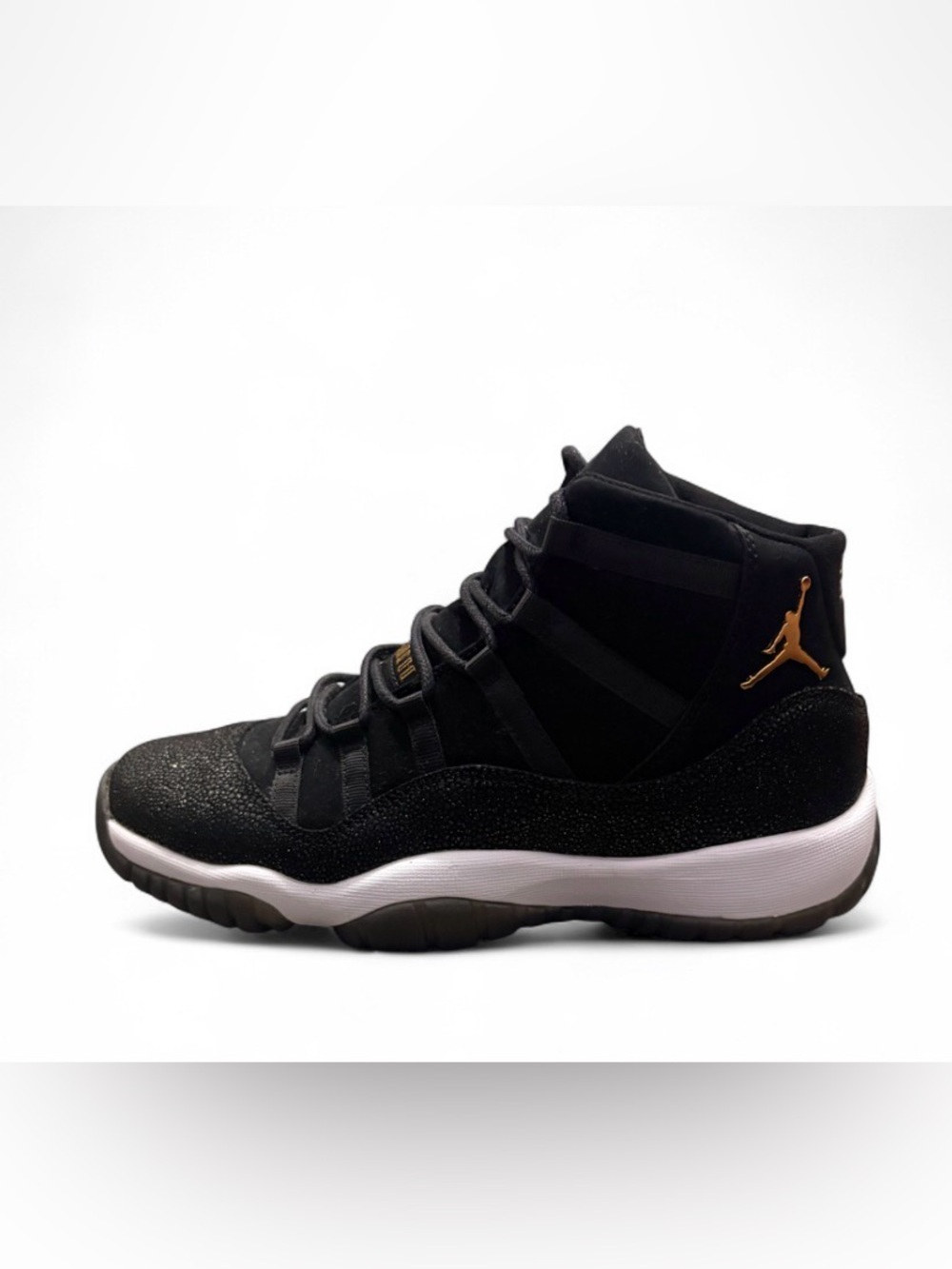 Jordan Men's Black and Gold High-Top Athletic Sneakers